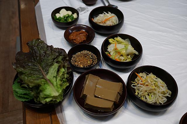 漆器に入ったおかず