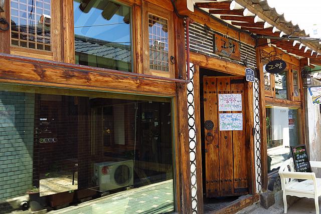 韓国の伝統雑貨をセンスよく取り入れたインテリアが人気のカフェ＆バー「グラン」