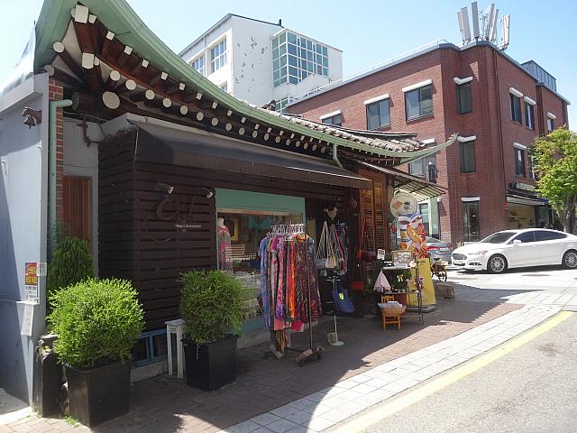 カバンとアクセサリーのお店