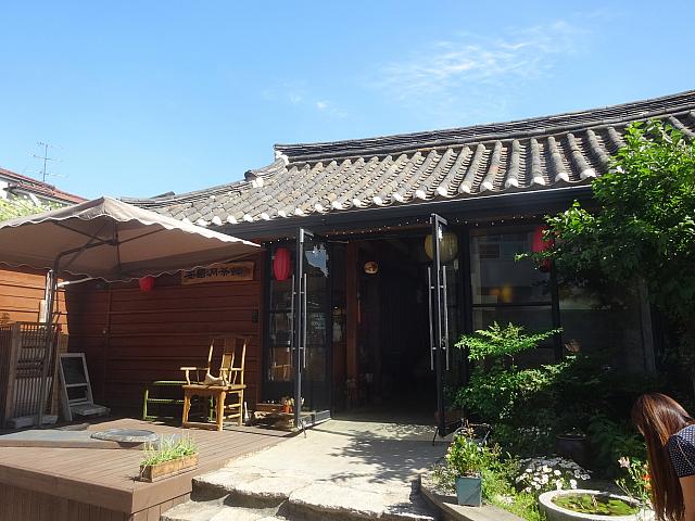 伝統茶のお店もあります。