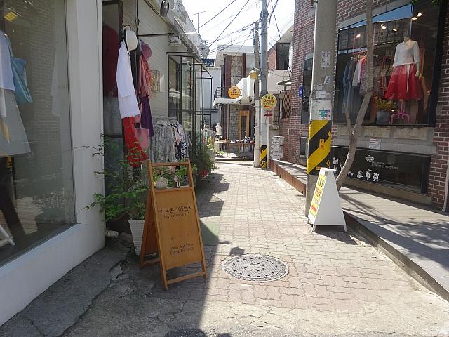 路地がずっと続いています。