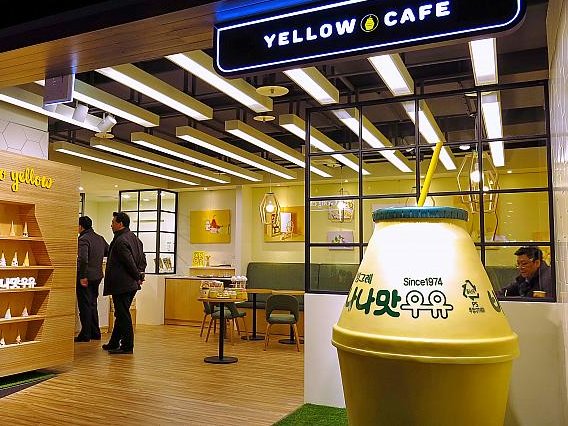 バナナ牛乳のカフェも！