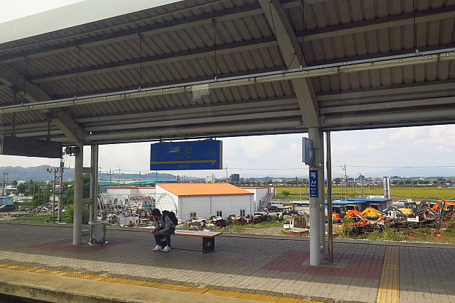 いろんな駅を通り過ぎます・・・