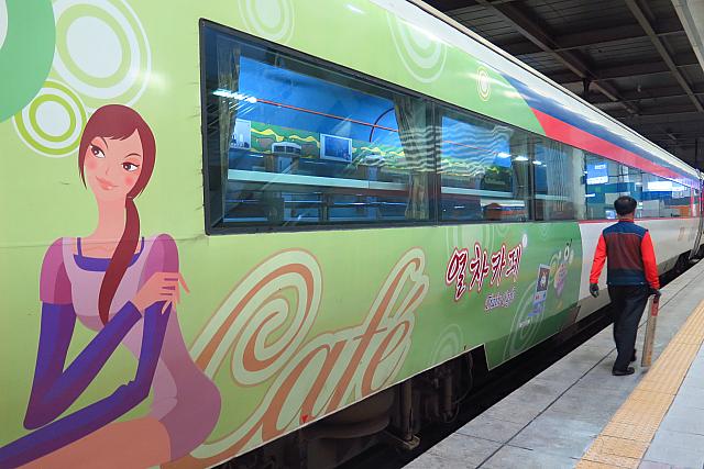 カフェ車両