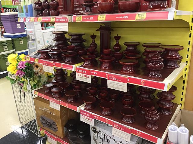 こちらは祭祀に使う食器。