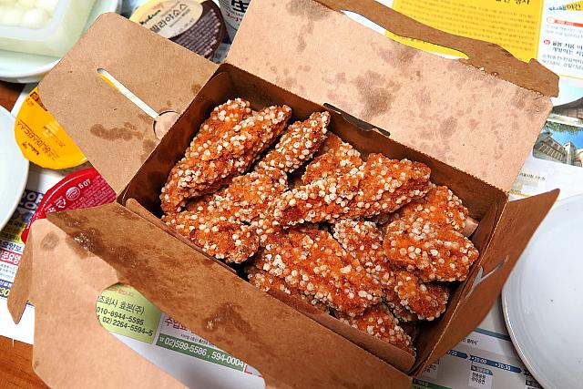 サルサルチキン（確か16,000ウォン？）＠キョチョンチキンでペダル注文