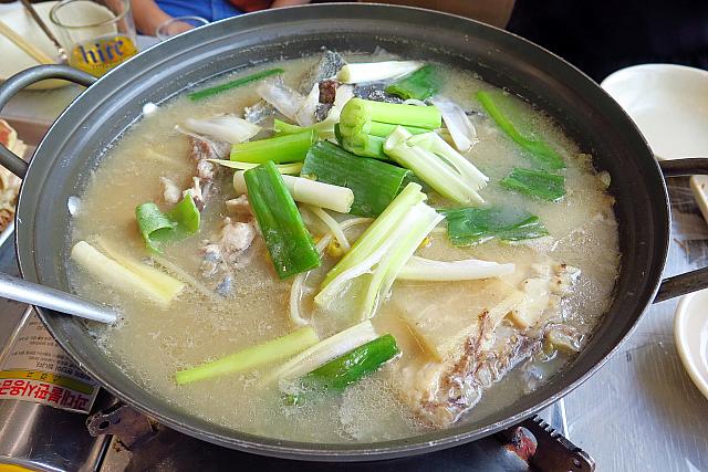 クエのアラの味噌仕立て鍋（1匹160,000ウォンの刺身の残り＋調理代）＠鷺梁津水産市場