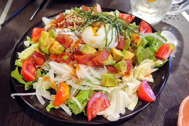 マグロ＆アボカドサラダ（9,500ウォン）＠新村の栄