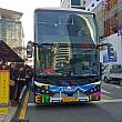 釜山駅まえにあるシティーバスの乗り場で待つお客さんの列～！