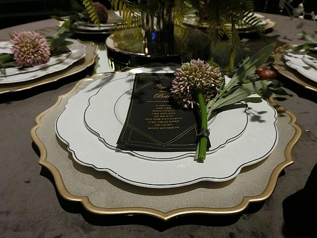 結婚式場のテーブルセッティング