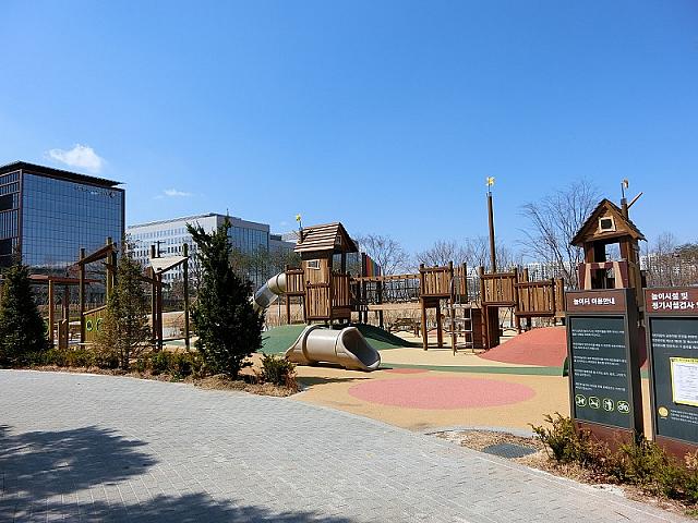 子供の遊具場