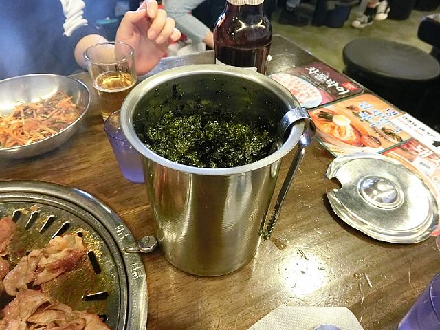 お肉にビール,チゲにはバケツ一杯ののり