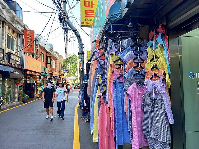 昔ながらのお店もまだ残っています~