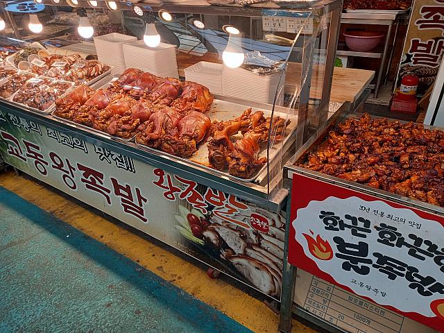 イイ色ついてます、豚足！