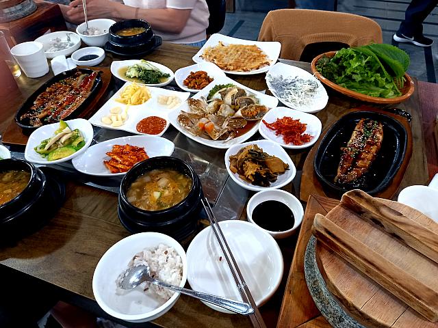 翌日、鰻定食も食べておきました。