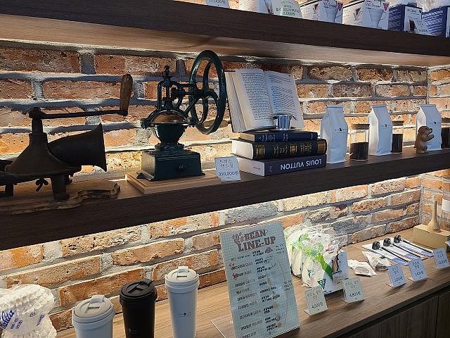 雑貨も売っています。