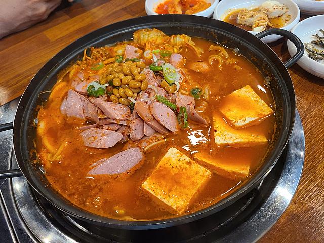 韓国の人気鍋料理、プデチゲ！