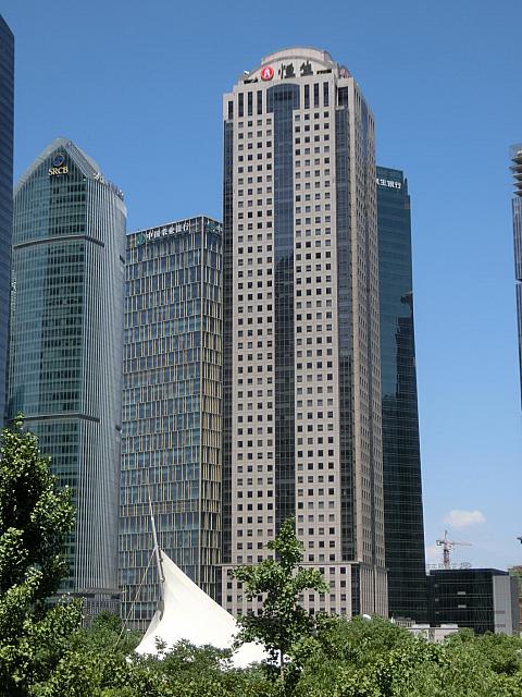 日本人向けの病院が入る「恒生銀行大厦」