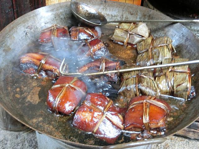 笹で巻いた豚の角煮「粽葉扎肉」