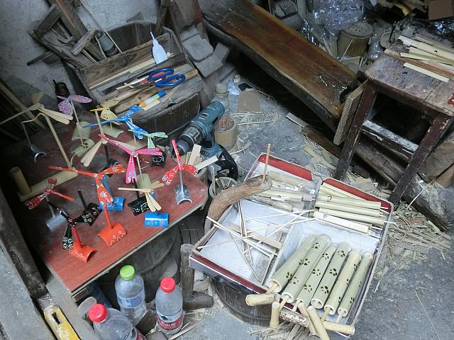 作りながら売っている人もいます