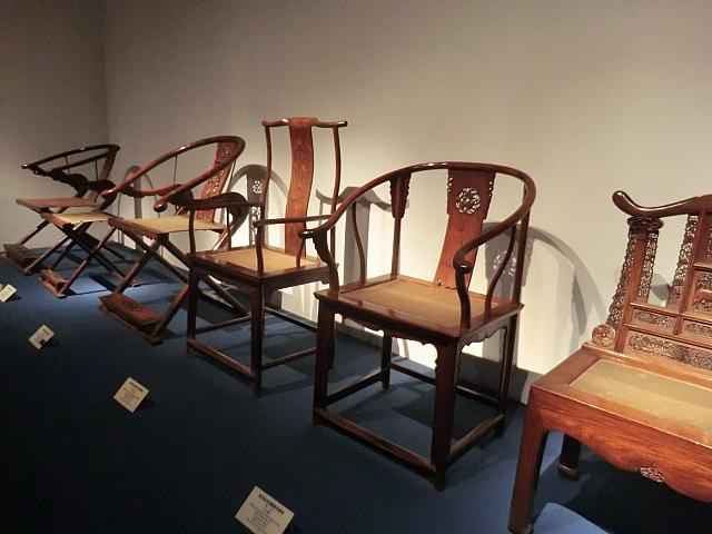 近代の家具がずらり