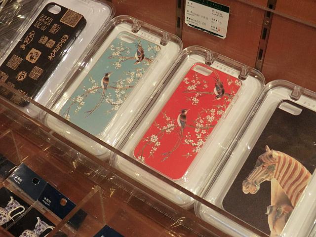 スマホケース（65元）