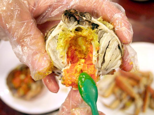 9. 身の部分にも蟹味噌がたっぷりあります。おいしそう！