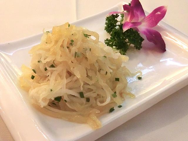 大根とクラゲの和えもの