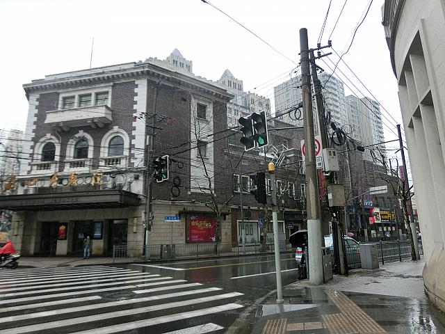 ④長楽路との交差点を右折します