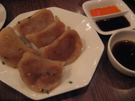 ☆ 焼餃子（豚肉･白菜）　20元