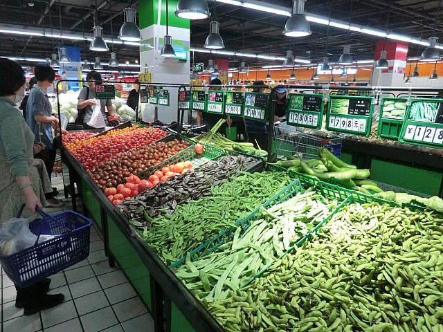 量り売りの食材多数