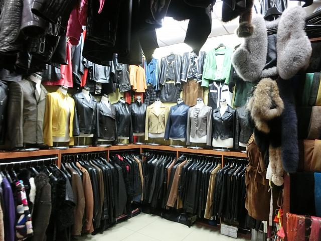 レザー専門店も