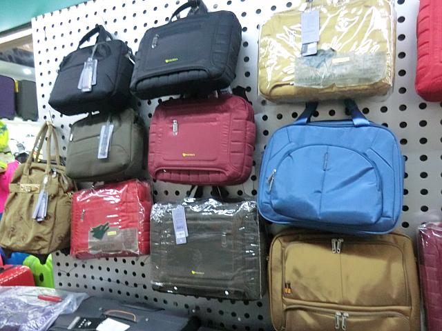 パソコンバッグなど、デジタル製品用バッグ専門店