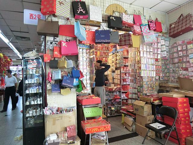 ラッピング用品店