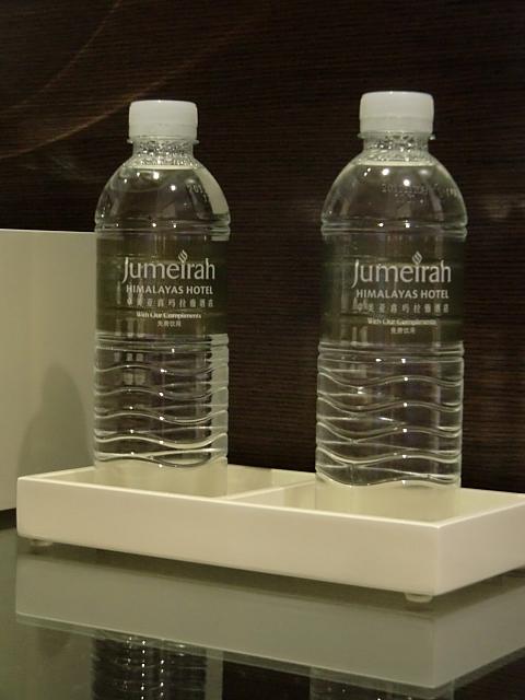 無料ミネラルウォーター。