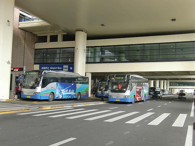 エアポートバス乗り場。