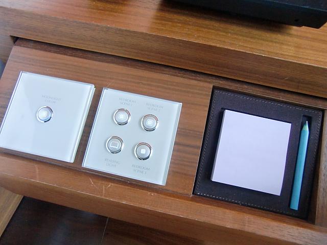 色が変わる照明のスイッチ