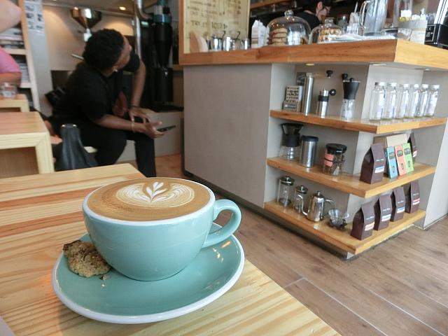 良いコーヒー屋さんが多いエリアでもあります