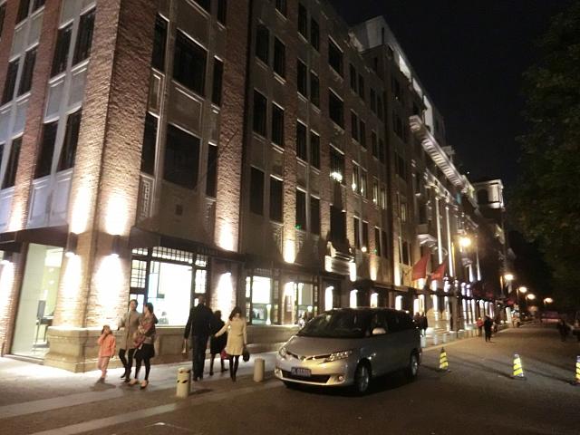 夜も雰囲気満点