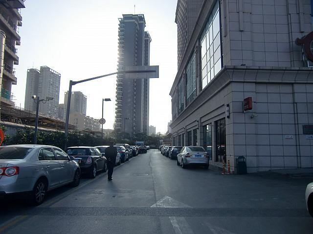 路地を入ったところです
