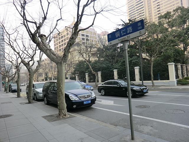 ④銅仁路を左折します