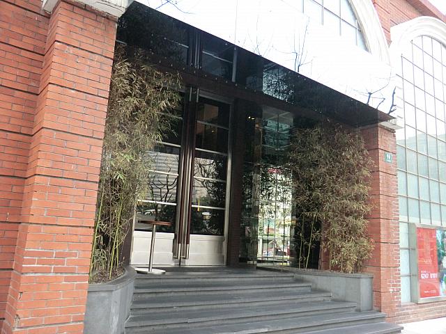 イチ押しはシックな上海料理店「LYNN」