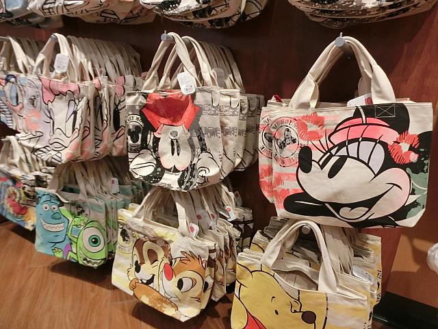 トートバッグは268元