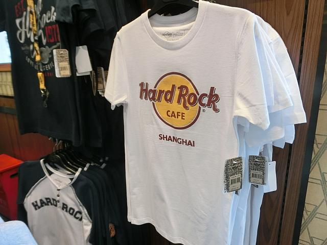 定番のTシャツは188元〜