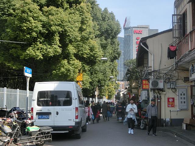 ④そのまま福祐路をずっと進みます。左手に「古城公園」があります