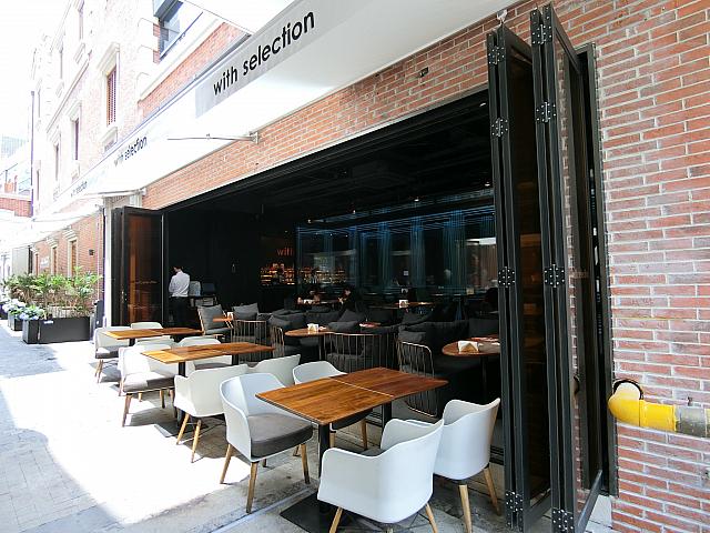 レストランバー「with selection」