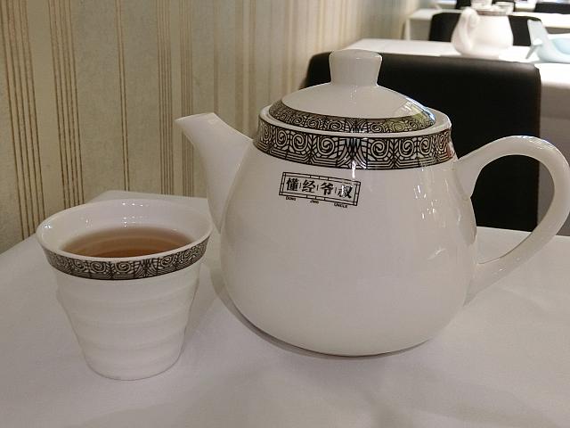 お茶は無料