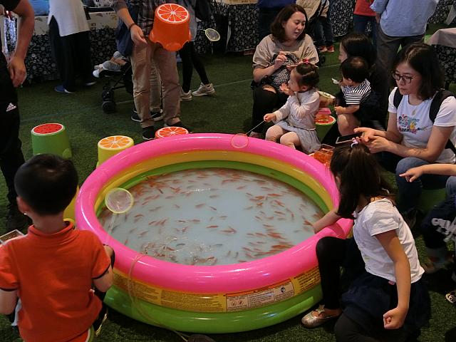 金魚すくい