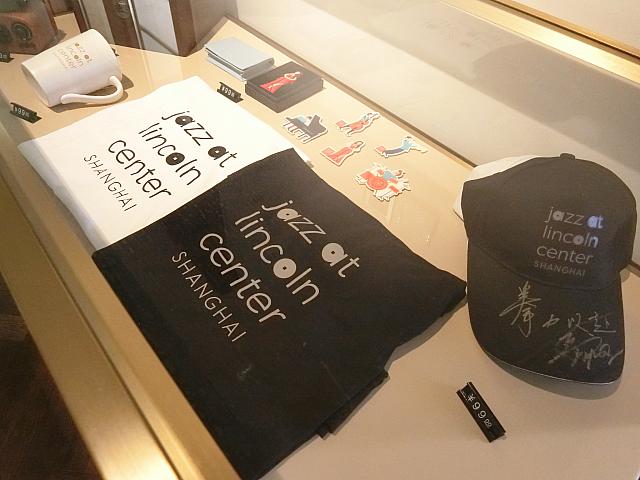 Tシャツ、キャップなど