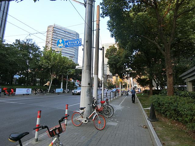 ②右手へ進みます